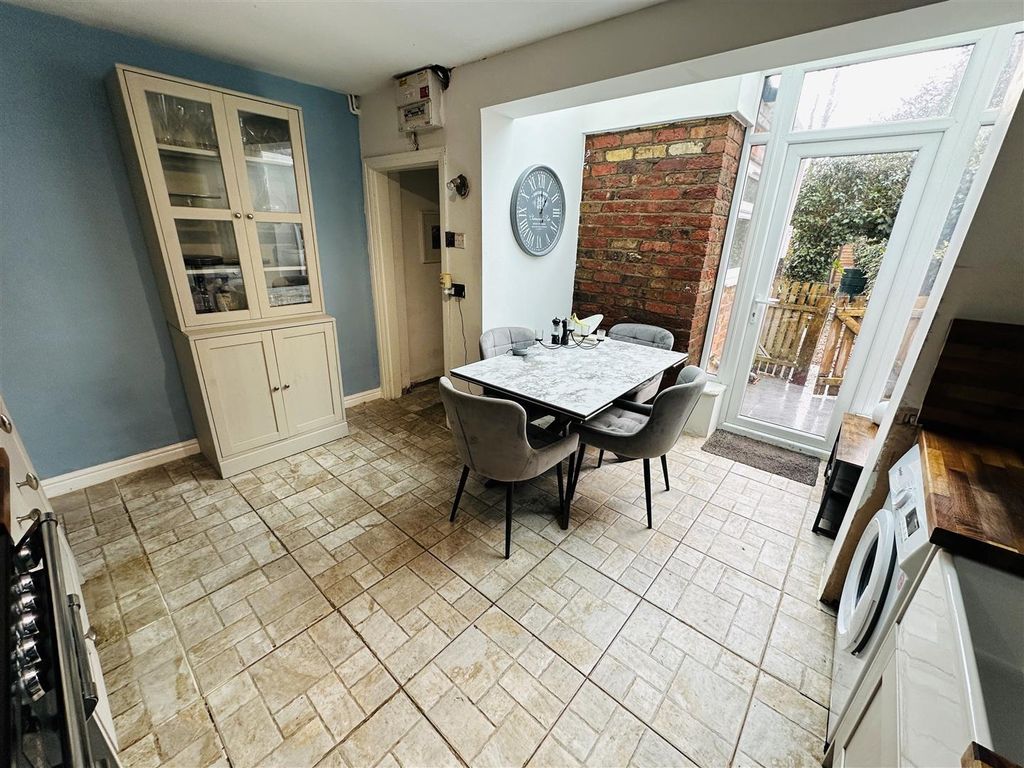 Property photo 3 of 21 Kitchen