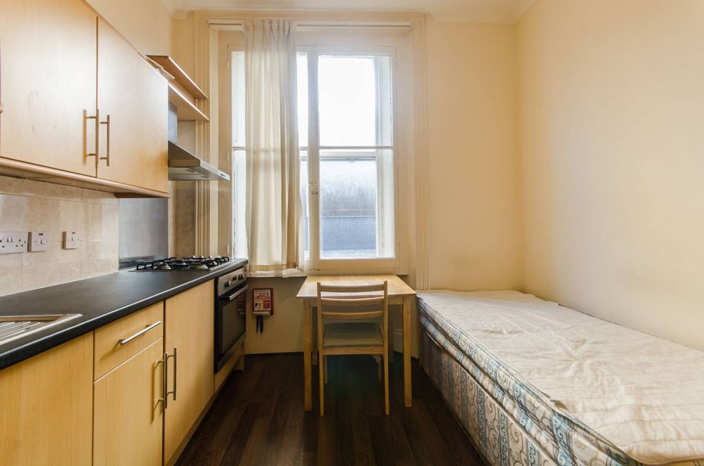 Property photo 3 of 3