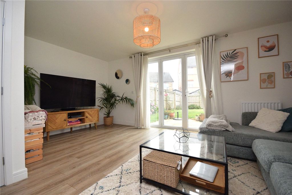 Property photo 3 of 18 Picture No. 02