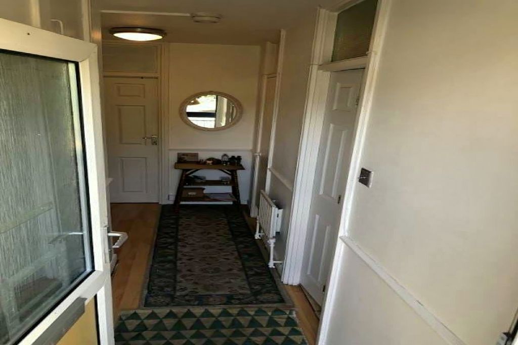 Property photo 2 of 7 Gallery