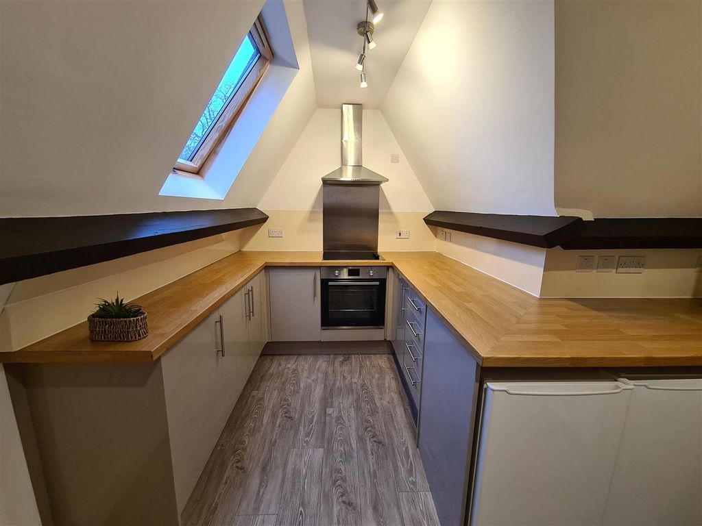 Property photo 2 of 10 Kitchen3.Jpg