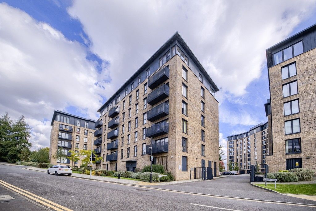 Property photo 1 of 14 Img_19834_25_Large