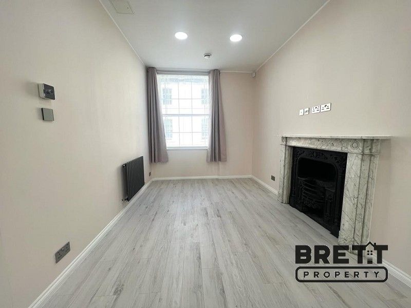 Property photo 3 of 5 Living Room