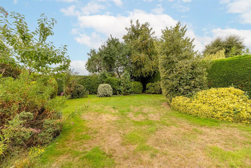 Property photo 3 of 26 Lyndhurst-20.Jpg