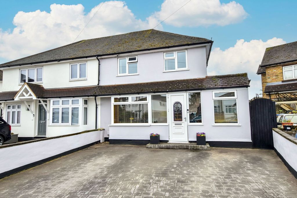 Property photo 1 of 32