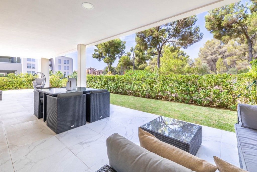 Property photo 3 of 20 Covered Terrace (1)