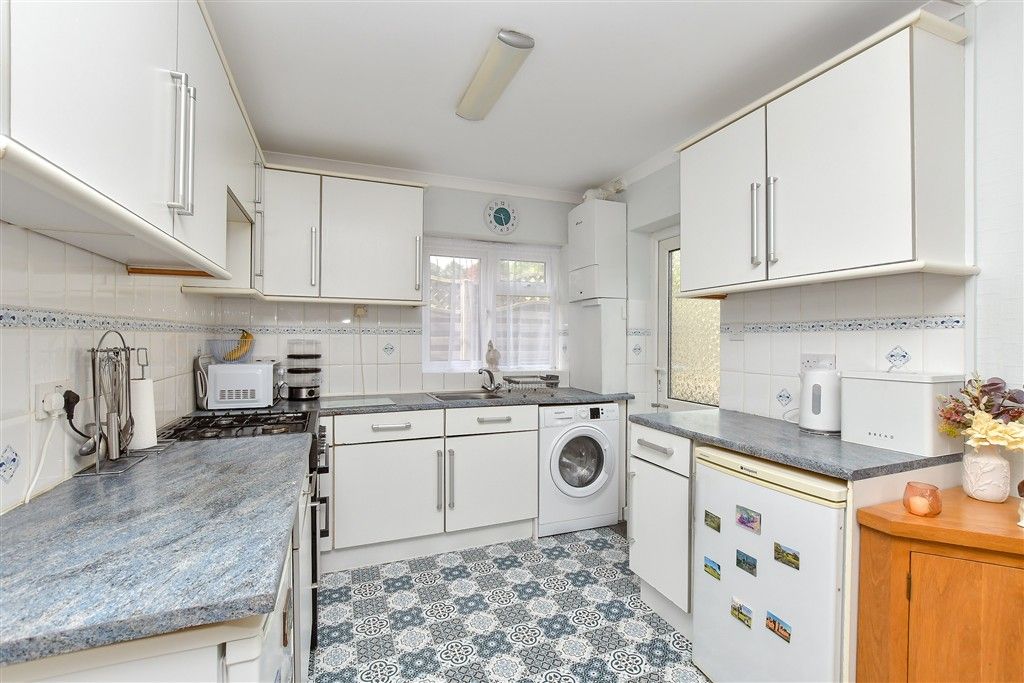 Property photo 3 of 13 Kitchen/Dining Area