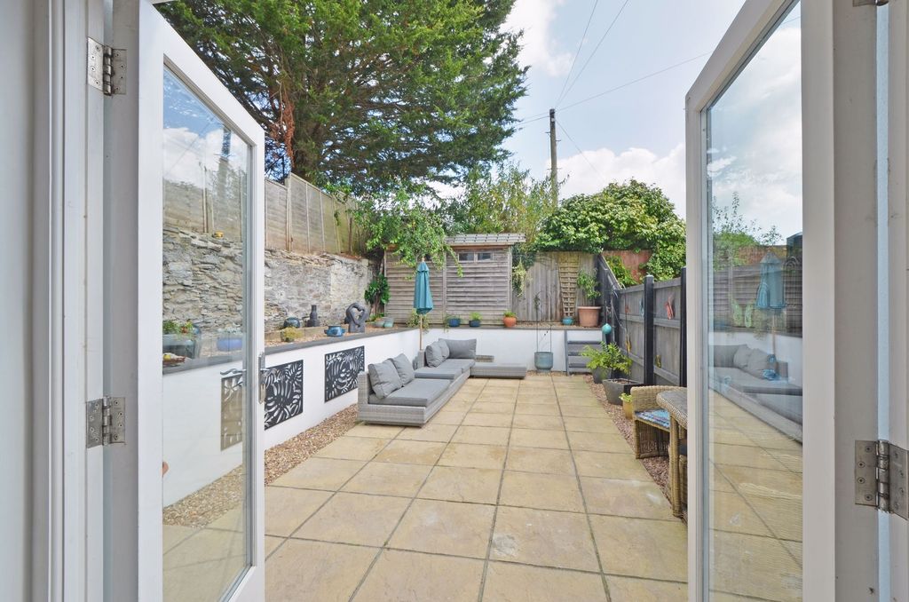 Property photo 3 of 24 Photo 14