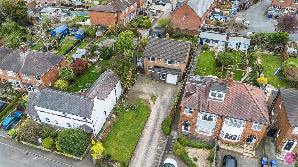 Property photo 3 of 38 Wheatley Lane, Winshill (8).Jpg