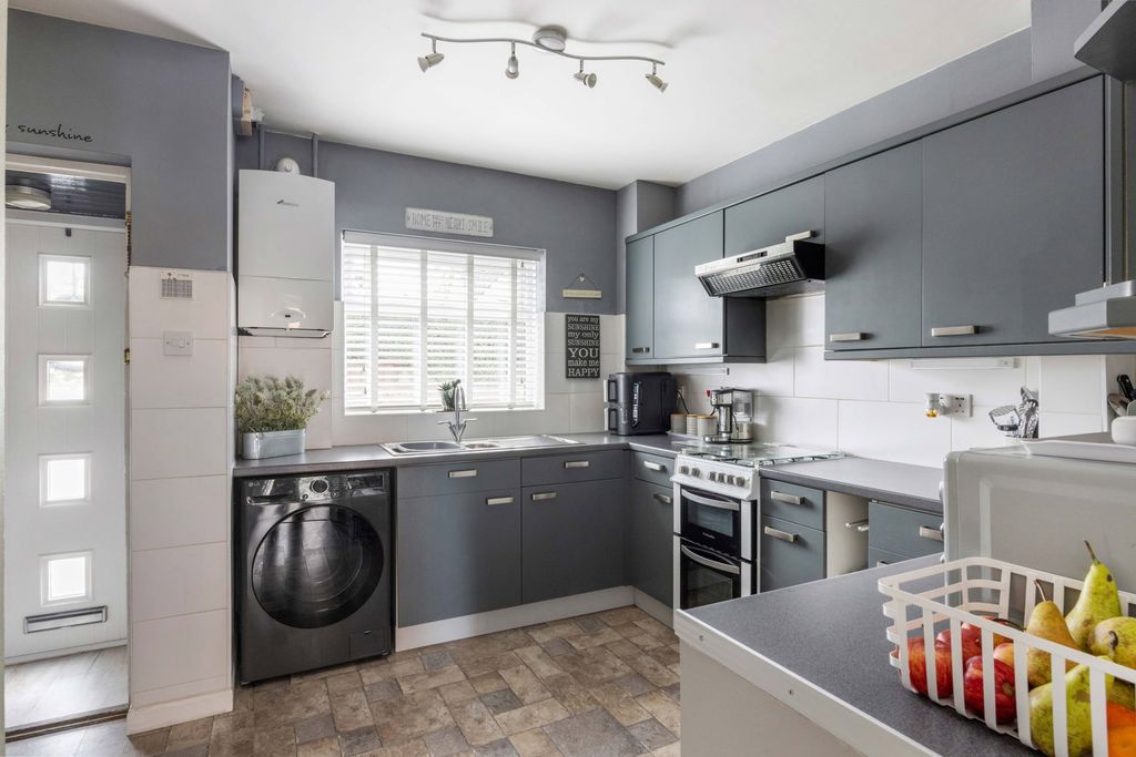 Property photo 3 of 15