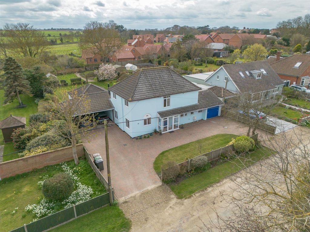 Property photo 1 of 44 18Beckmeadowway,Mundesley-15.Jpg