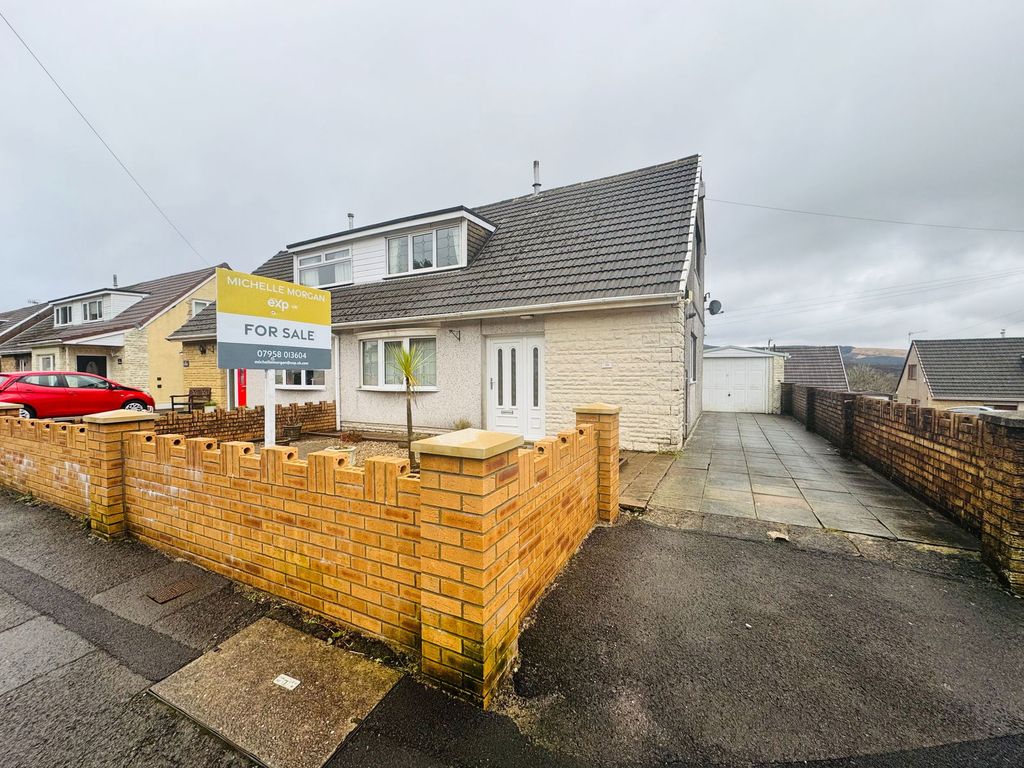 Property photo 2 of 23