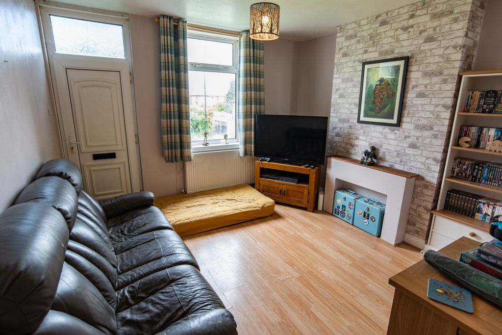 Property photo 2 of 16