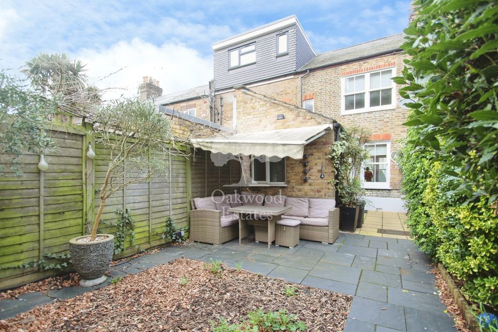 Property photo 3 of 24