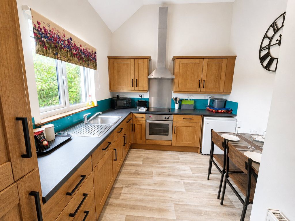 Property photo 2 of 9 Picture No. 08