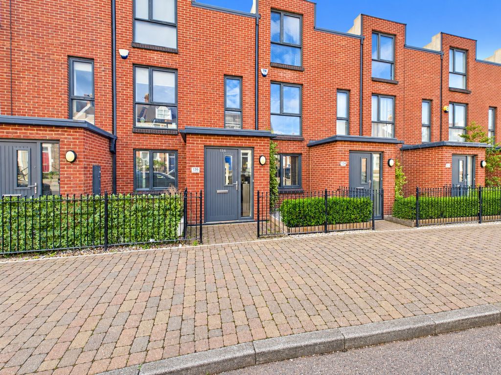 Property photo 1 of 17 External