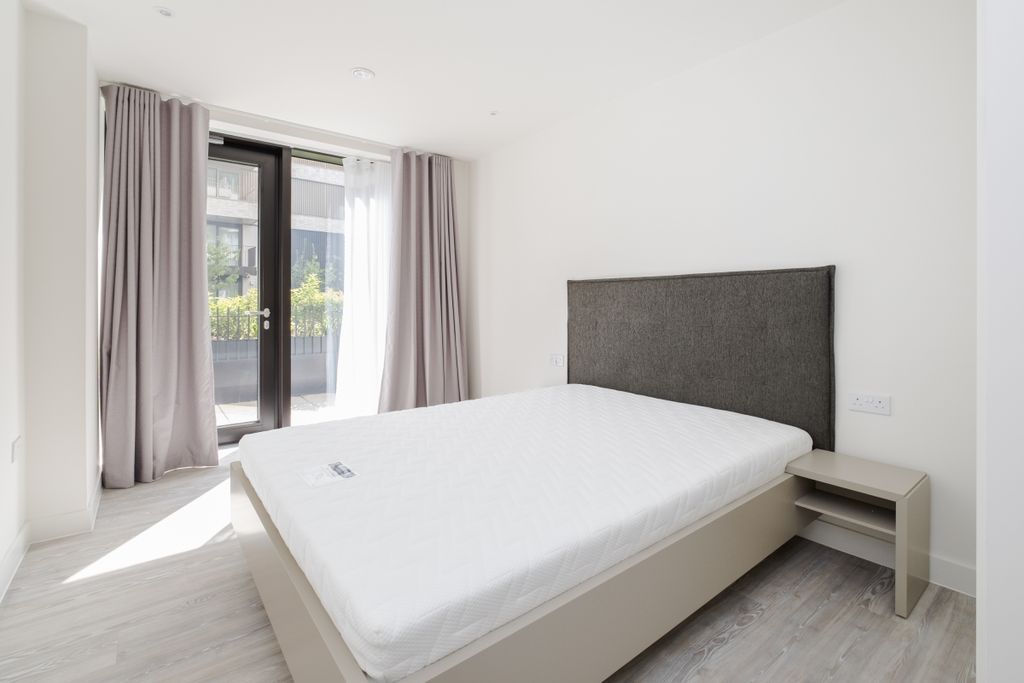 Property photo 2 of 10 Apartment-11-Aaro...