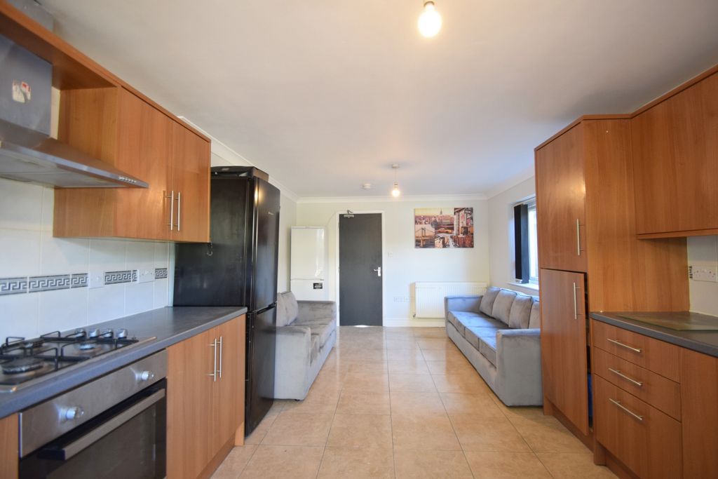 Property photo 2 of 10 Photo 8