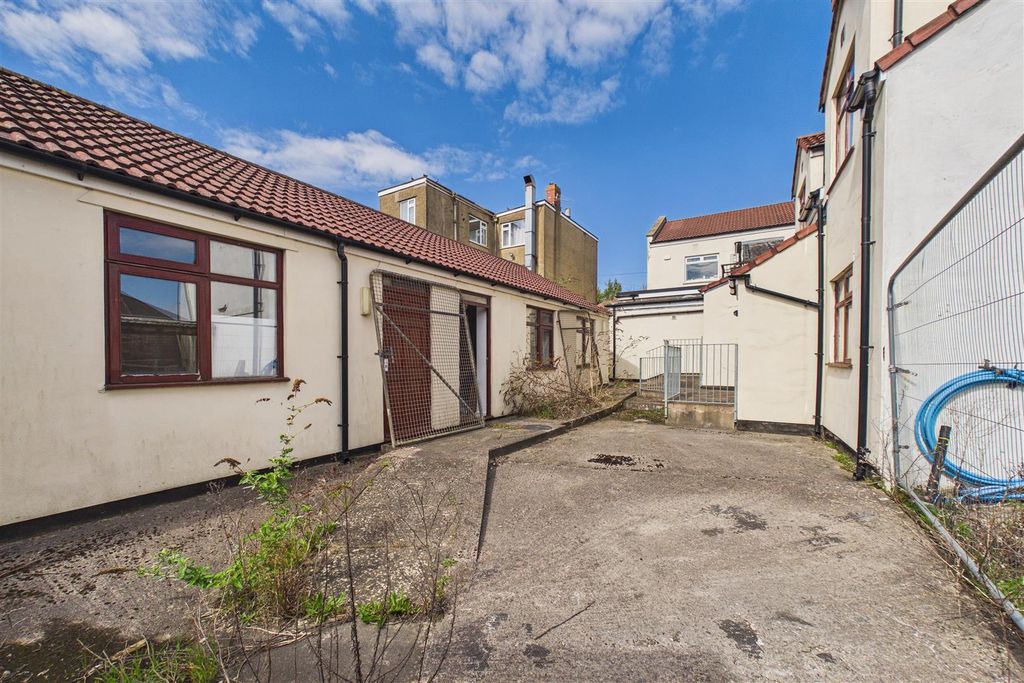 Additional image 13 of 4 bed flat for saleHighridge Road, Bishopsworth, Bristol BS13