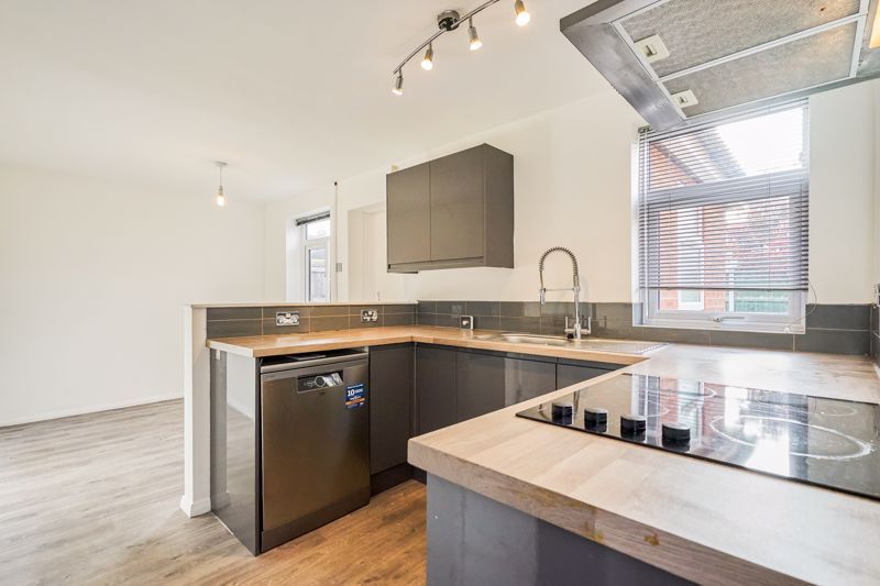 Property photo 2 of 41 Photo 33