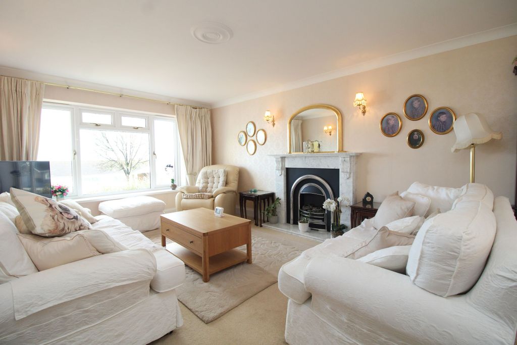 Property photo 3 of 23