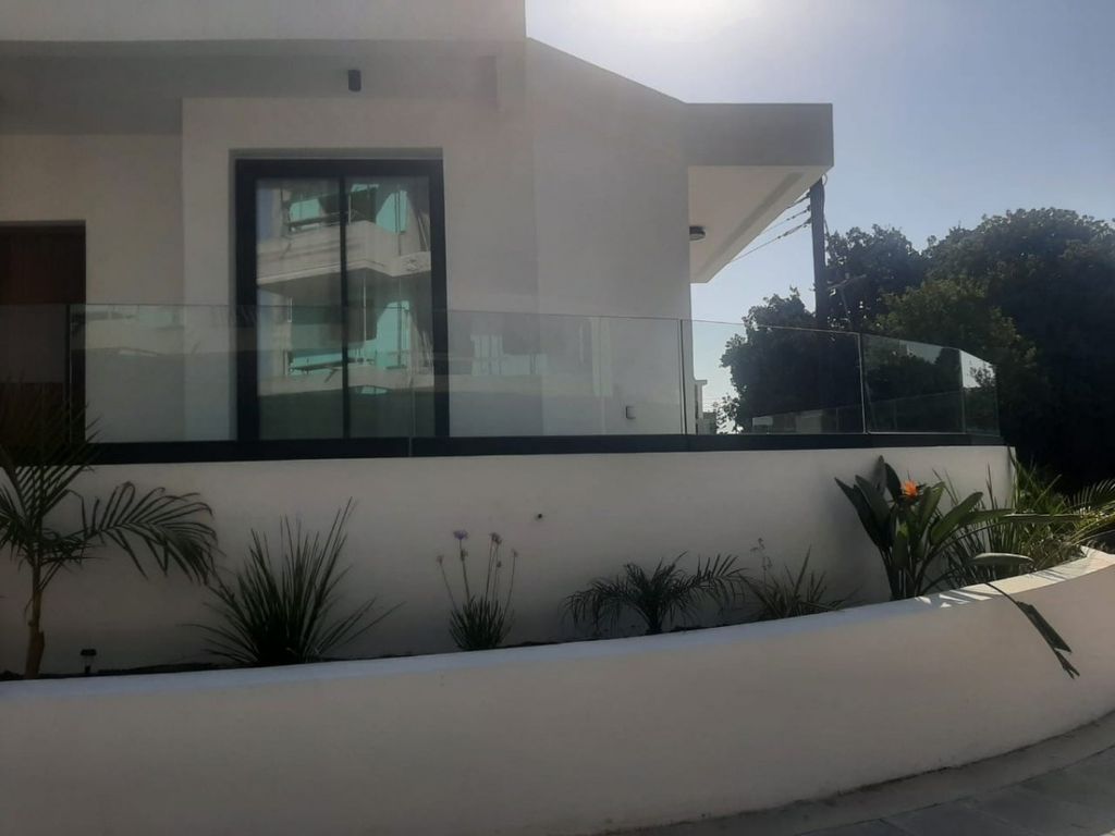 Property photo 1 of 27