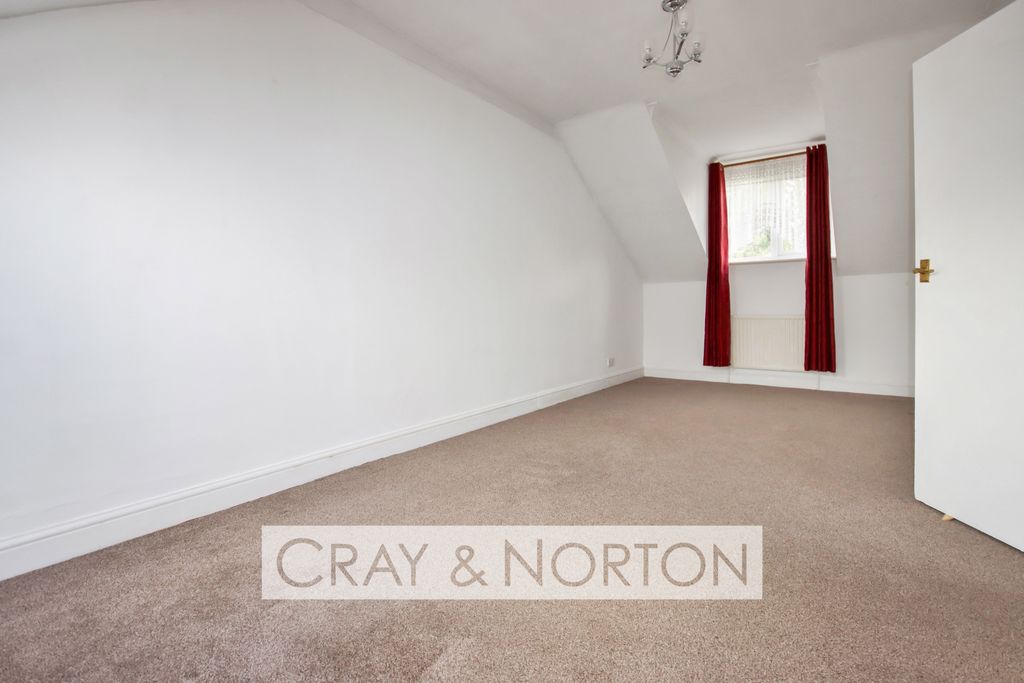 Property photo 3 of 9 Photo 5