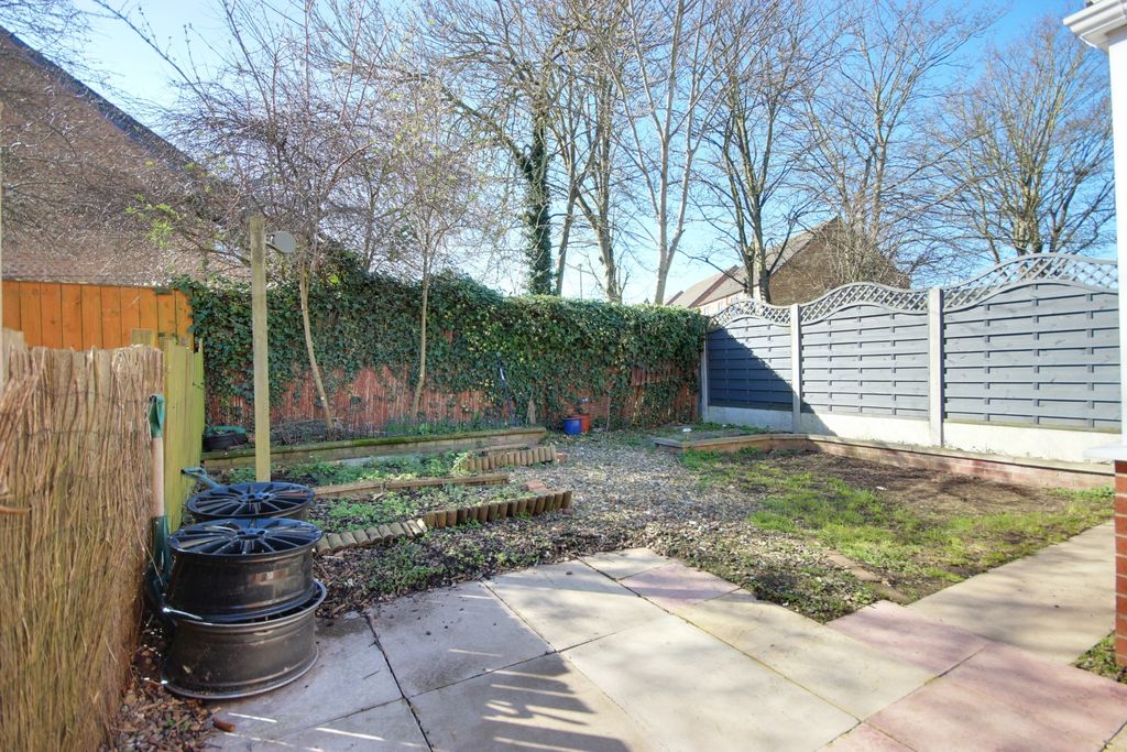 Property photo 2 of 18 1 Garden A