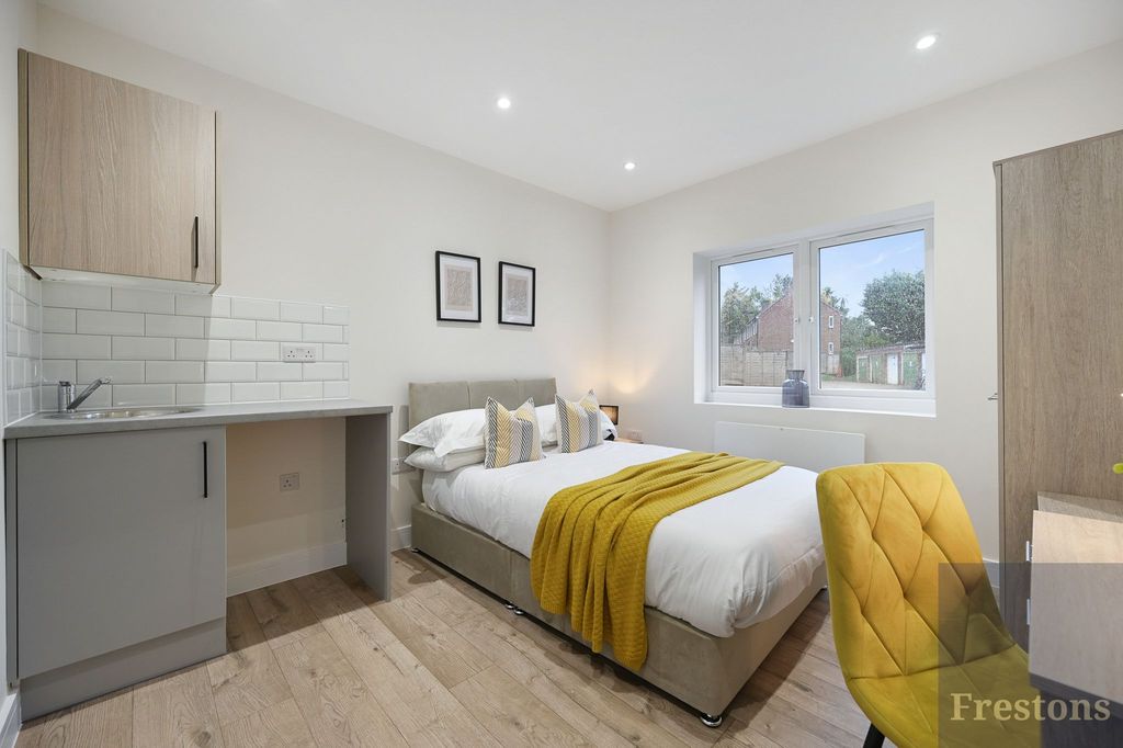 Property photo 1 of 5