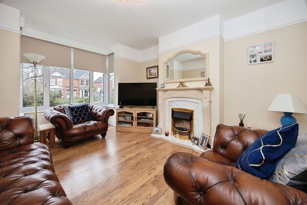 Property photo 2 of 20