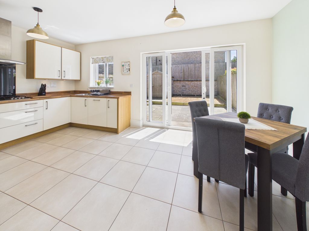 Property photo 2 of 17 Kitchen/Diner