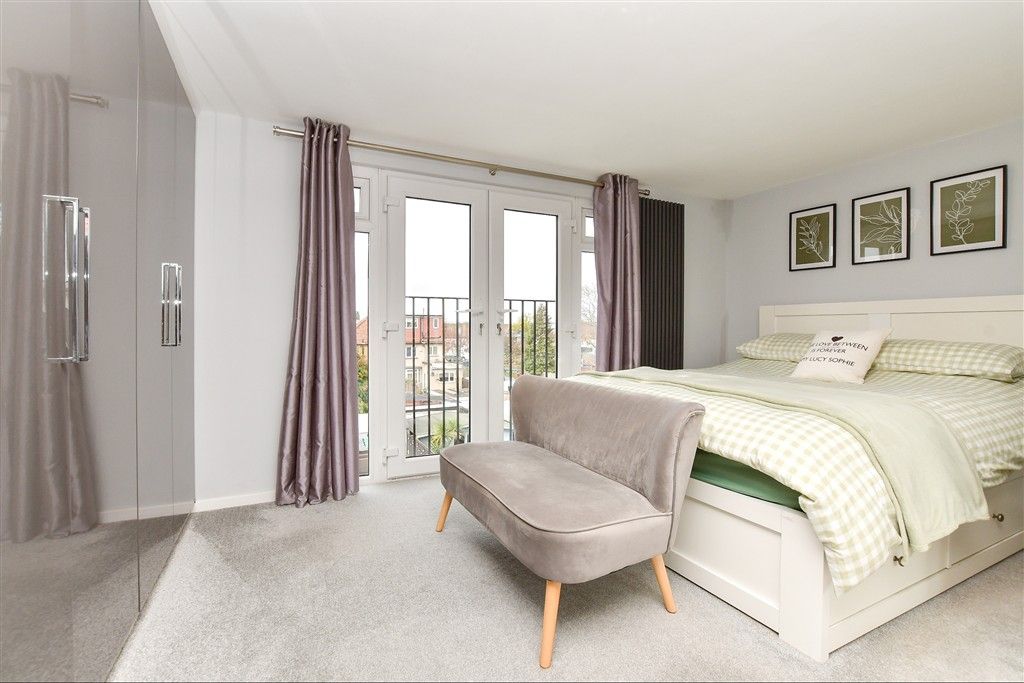 Property photo 3 of 19 Bedroom