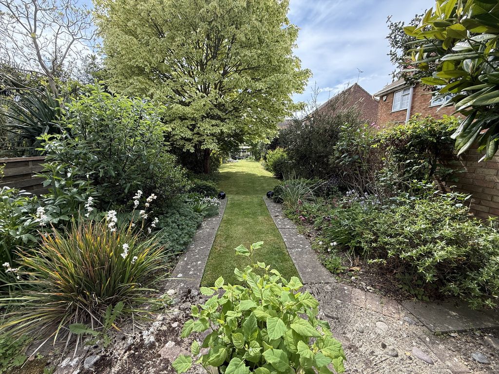 Property photo 2 of 32