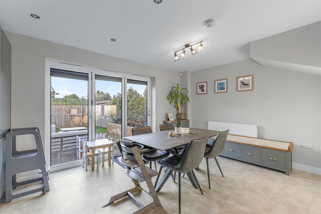 Property photo 2 of 24 Dining Kitchen