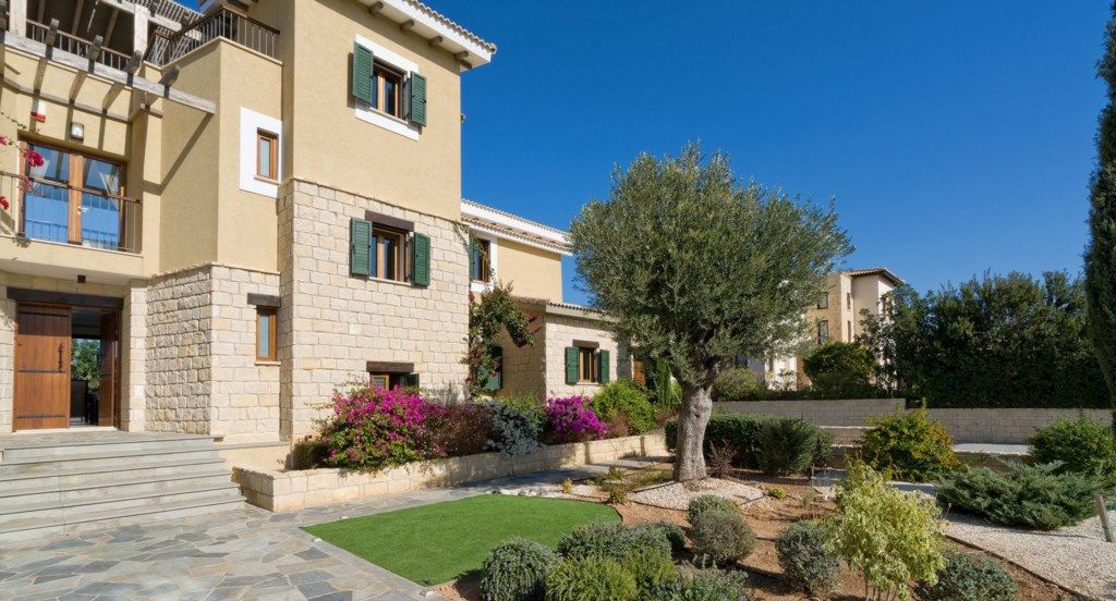 Property photo 3 of 46