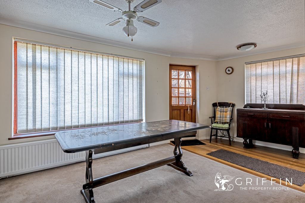 Property photo 3 of 26 Dining