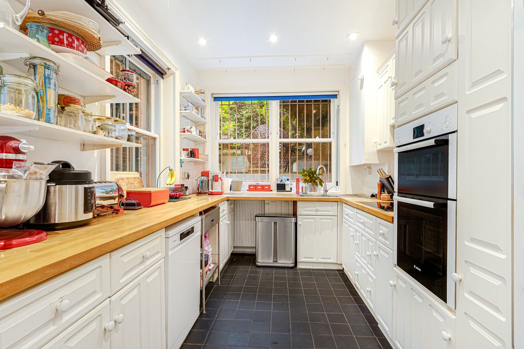 Property photo 3 of 14