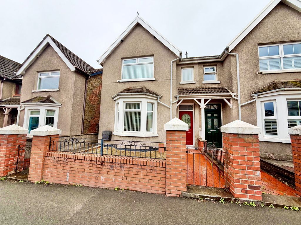 Property photo 1 of 26