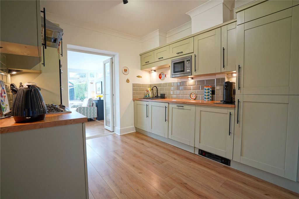 Property photo 3 of 22 Picture No. 14