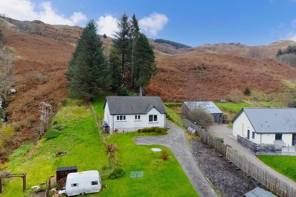 Property photo 2 of 25