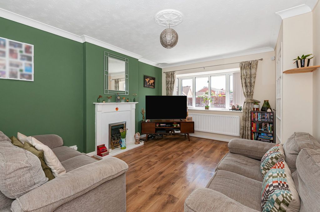 Property photo 2 of 19