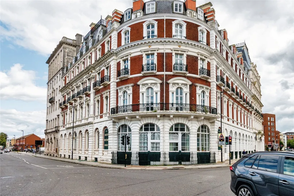 Apartment in Southampton - View 3