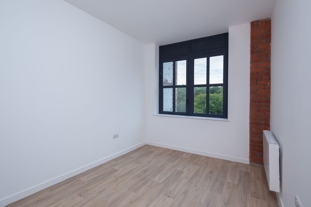 Property photo 3 of 23