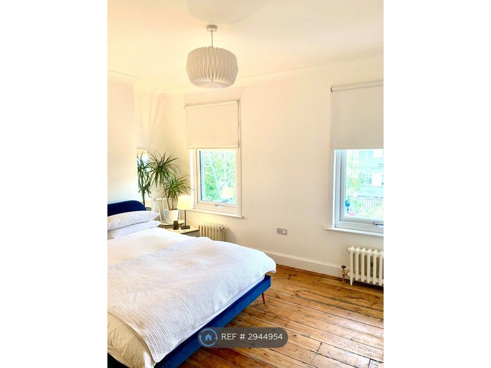 Property photo 1 of 9 Master Bedroom