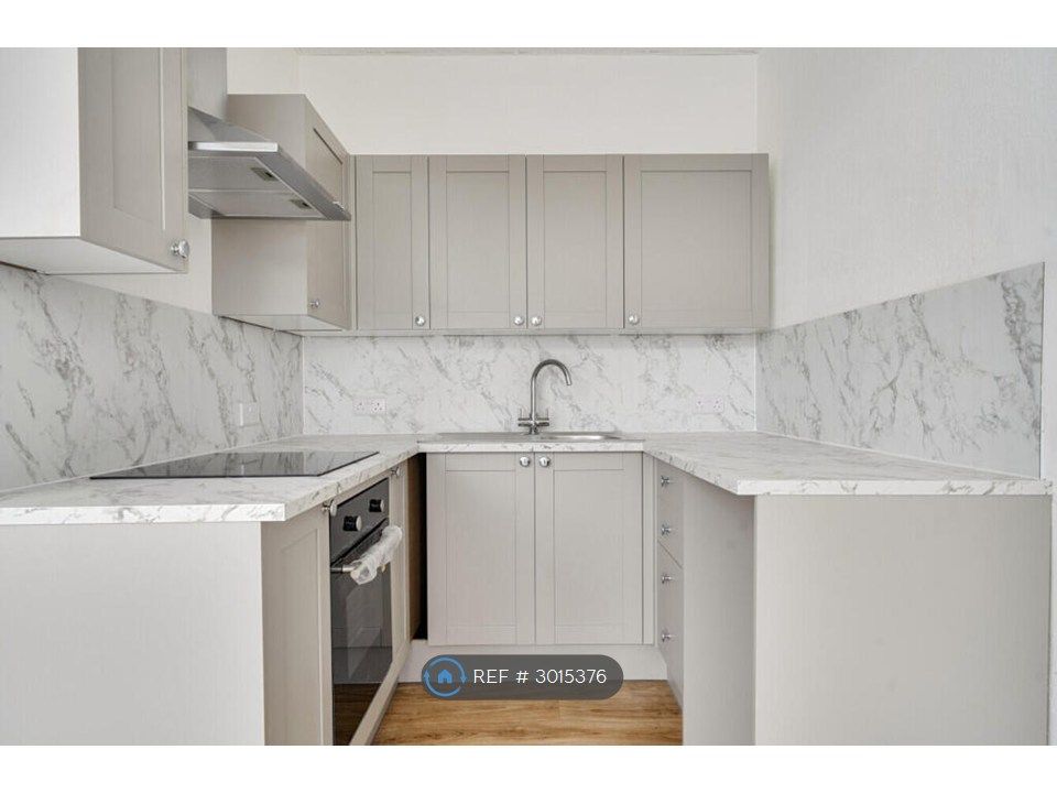 Property photo 1 of 5 Newly Fitted Kitchen