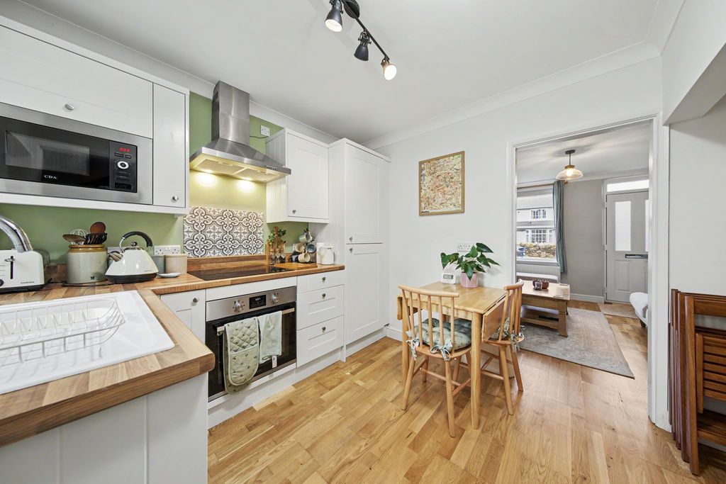 Property photo 2 of 21 Kitchen