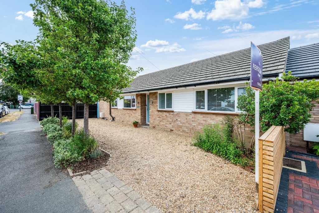 Property photo 1 of 20 Riverview Road