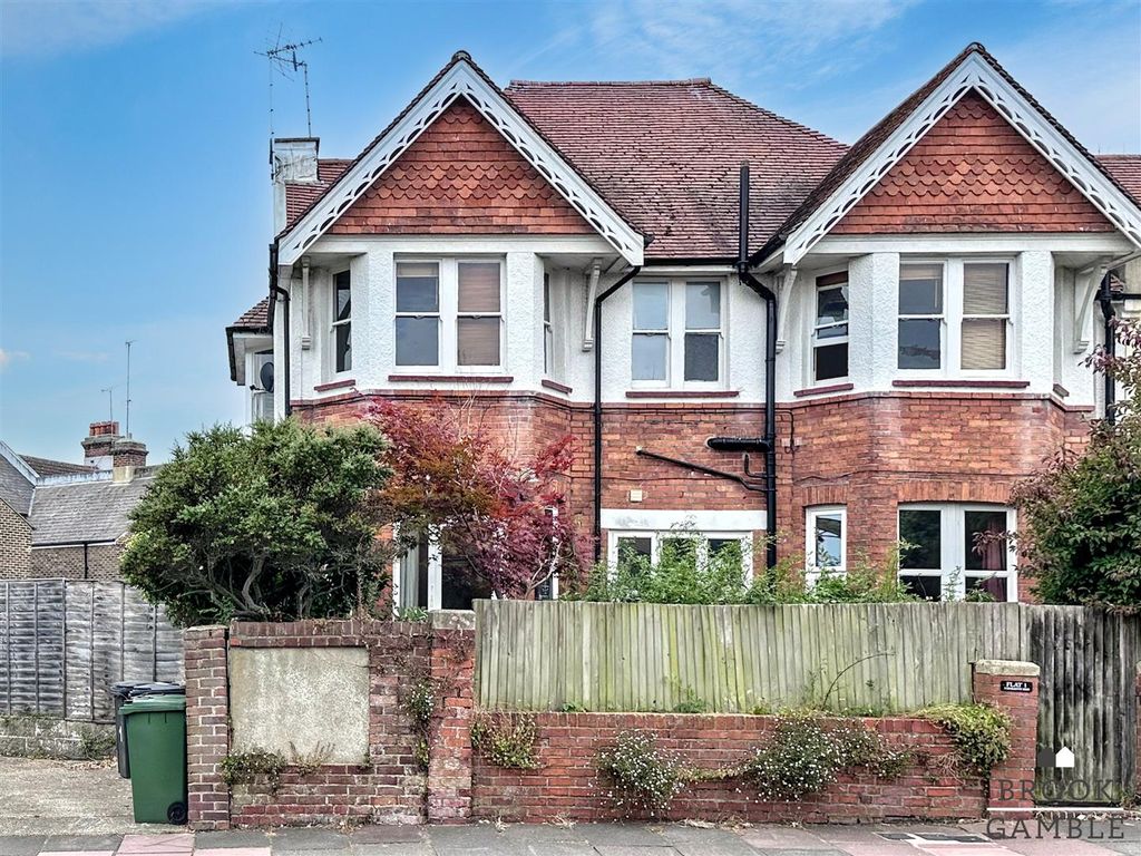 Property photo 2 of 14 01323 438506