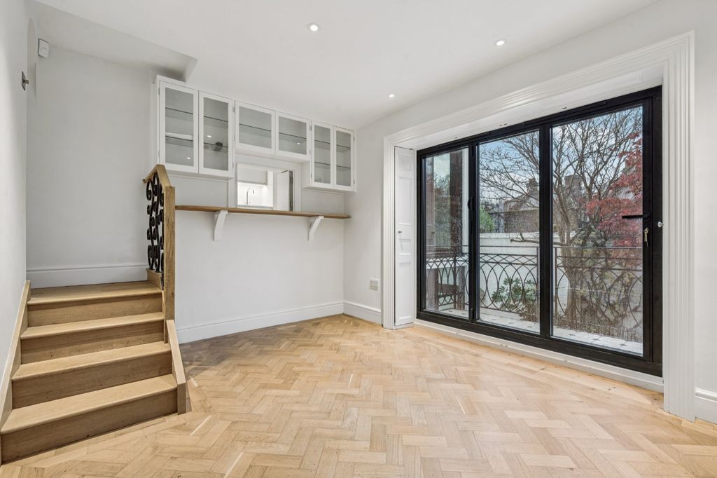 Property photo 3 of 16 Dining Room