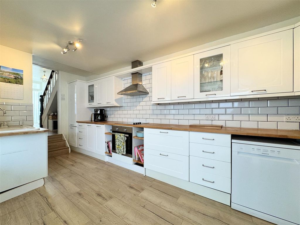 Property photo 3 of 34 Kitchen Diner